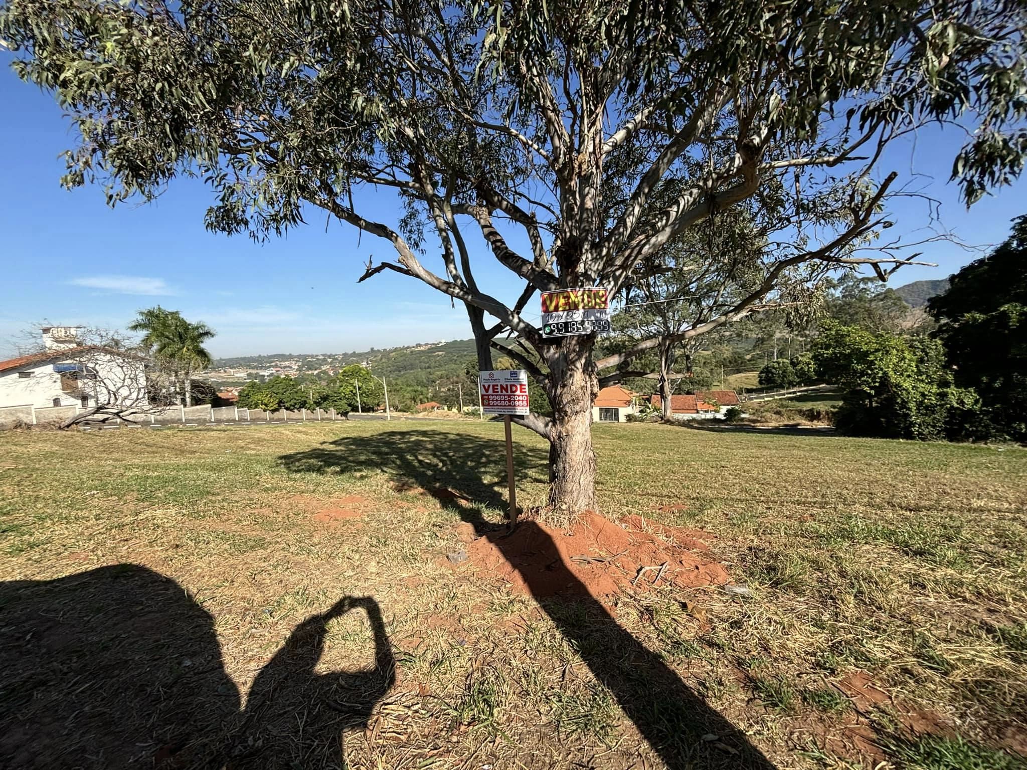 VENDE-SE TERRENO BAIRRO JARDIM HOLLIDAY SÃO PEDRO SP