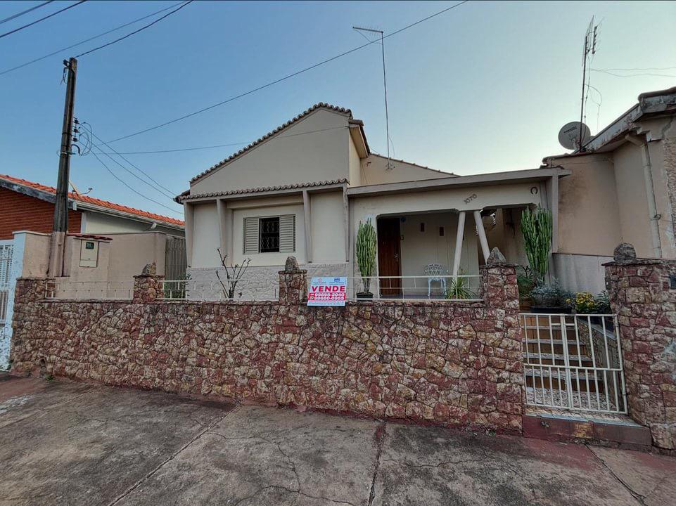 VENDE-SE CASA REGIÃO CENTRAL EM SÃO PEDRO SP BAIRRO VILLA ESTELA