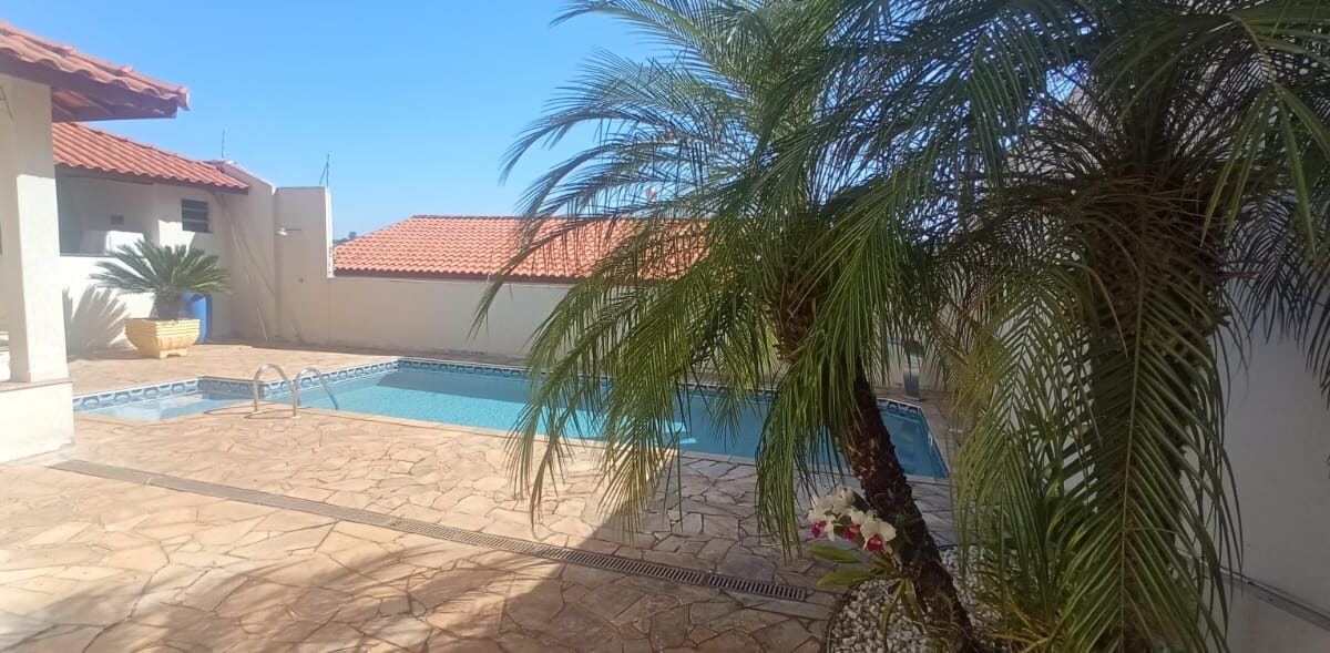 a70d499b-001c-4cd4-b2b3-e3a25daf0c85